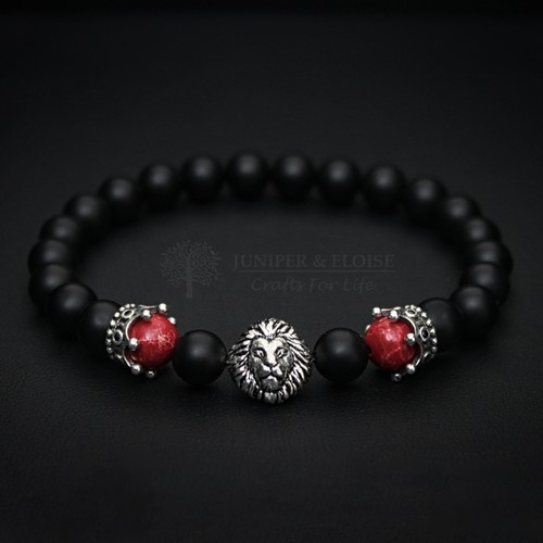 Matte Onyx Beaded Lion and Crown Bracelet 
